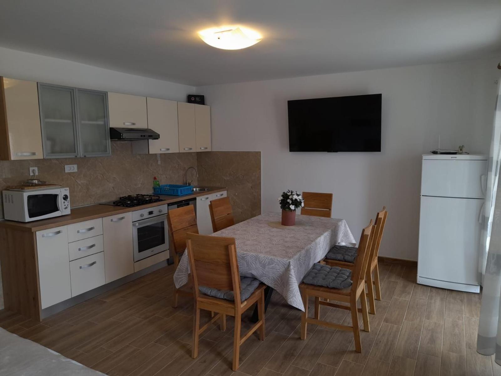 Apartments Boric ロパール 部屋 写真